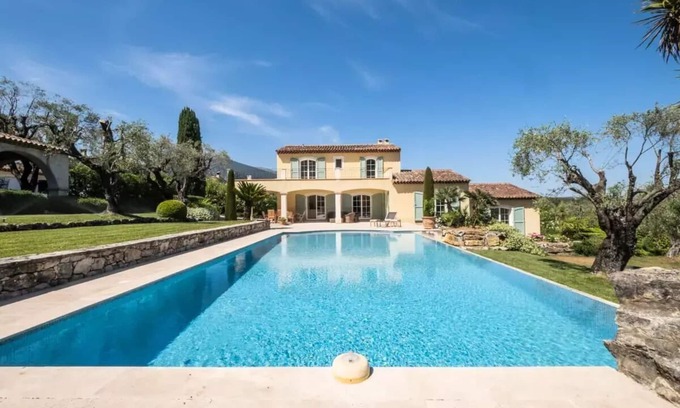 Roquefort-les-Pins Villa | Häuser & Villen für 13 Personen