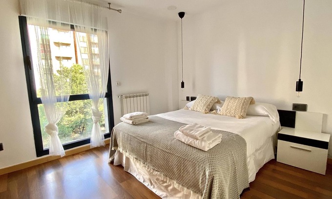 Leon Apartamento | - Housingleon-centro con dos plazas de garaje