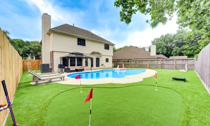 Katy Casa | Houston Huge Pool, miniGolf, Katy Asian Town, King