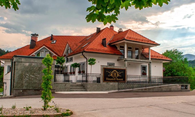 Radovljica Casa | Houston Resort