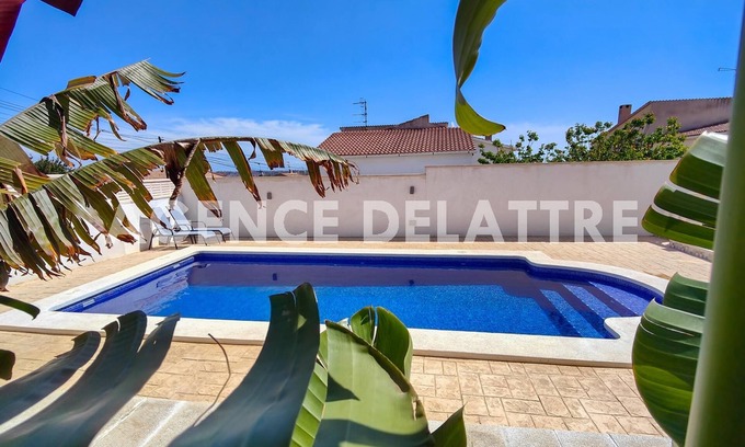 Peniscola Chalet De Esquí | Villa privada con piscina, 3 dormitorios + 2 baños