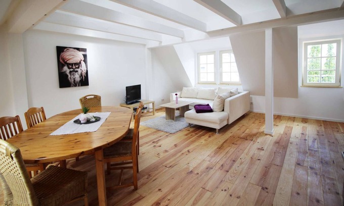 Steinheim Apartamento | HU03 Relax Apartment in Hanau-Steinheim with TV and free WiFi