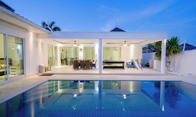 Hua Hin Villa | Hua Hin Paradise Villa Falcon Hill - Pets Friendly, Free Gym, Wi-Fi & Club House