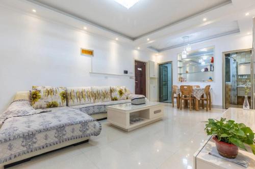 Datong District Apartamento | Huainan Aisen Elegant 2 Bedroom Residence Private Kitchen Elevator Secure Parking