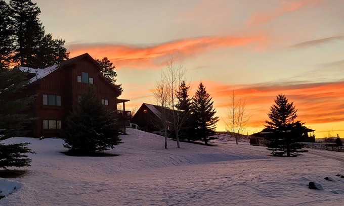Bozeman Apartamento | Huckleberry Retreat. Private, Cozy, Quiet with Beautiful Views!