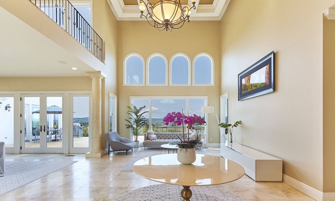 Staatsburg Casa | Hudson River retreat. Beautiful villa with amazing views near Rhinebeck