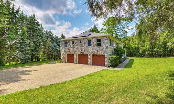 Briarcliff Manor Casa | Briarcliff Manor Estate w/ Hudson River Views
