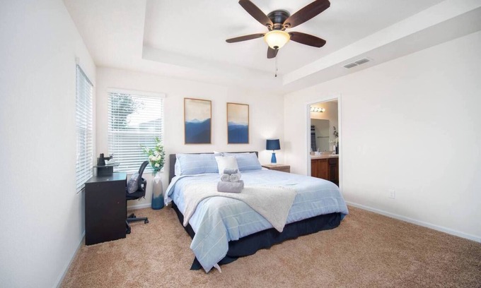Arlington Casa | ~Hue-Kissed-Hue 4 Beds Meet-Cute by Mayo Clinic~