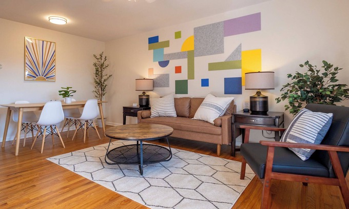 Belleville Apartamento | Huge 2 Bed in Belleville Pets OK, Park2Cars, Laundry, Fios, Safe Dog Park Nearby