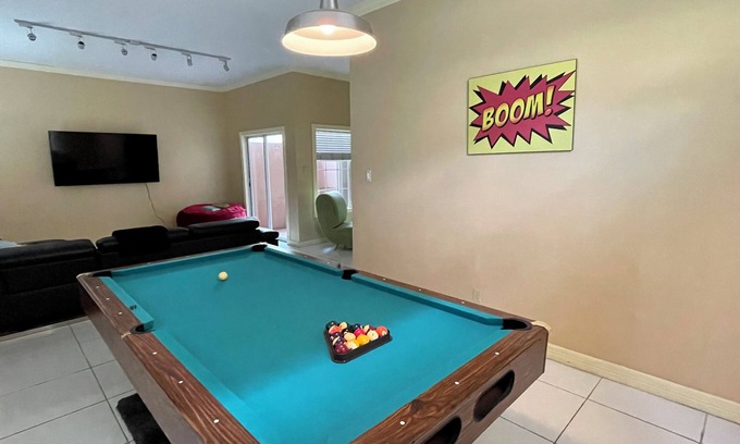 Brownsville Condominio | Huge 2600sf 3-bedroom/4.5 bath Condo close to SpaceX and South Padre Island