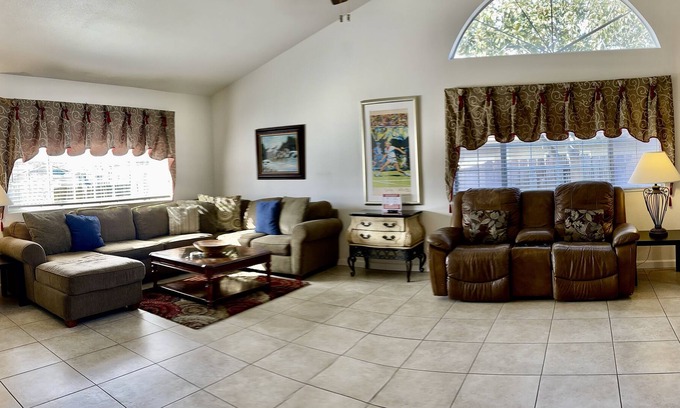 Santa Maria Casa | Enorme 4 habitaciones con una ubicación céntrica en Wine Country-Pismo-Santa Barbara-Solvang
