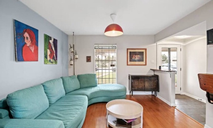Blackshear-Prospect Hill Casa | Huge 4 Bedroom MCM House, Walk to Downtown!