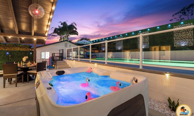 Del Cerro Casa | Stunning 7BR Estate-Guest House, Pool, Spa, Views!