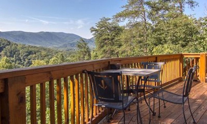 Gatlinburg - Pigeon Forge Casa | Enormes terrazas con A + Vistas-Bañera de hidromasaje-Firepl-Camas King-WiFi-Solo 2 millas de Parkway