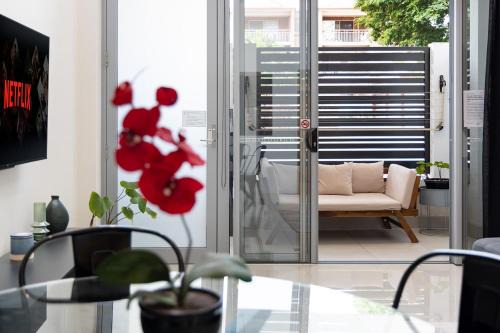 Wooloowin Casa | Huge Family Townhouse 3 bathrooms 5km to City
