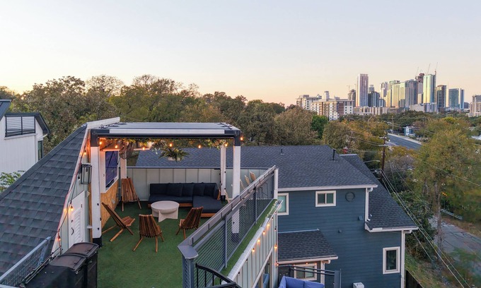 Riverside Casa | Huge Group Compound in the Heart of ATX