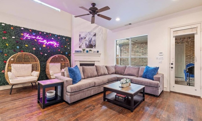 Lower Greenville Casa | Huge Home w/ Gameroom, Patio, & Secret Room!