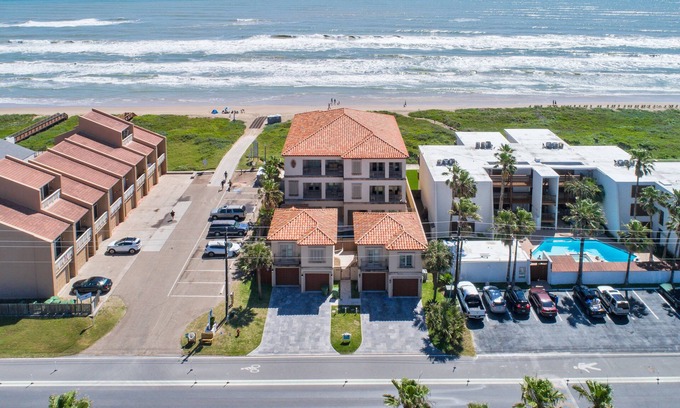 South Padre Island Casa | ¡Crown Jewel en South Padre Island! Casa frente al mar con piscina privada y jacuzzi! Duerme 22!