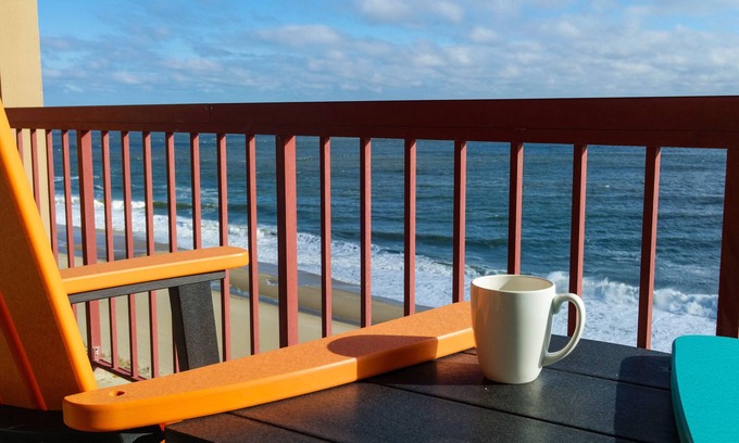 North Ocean City Condominio | Huge Oceanfront Balcony | 3BR | 2 King Rooms | Pool | Perfect spot for families!