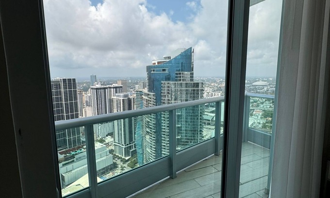Edgewater Apartamento | Huge Penthouse Apartment in Downtown Miami.