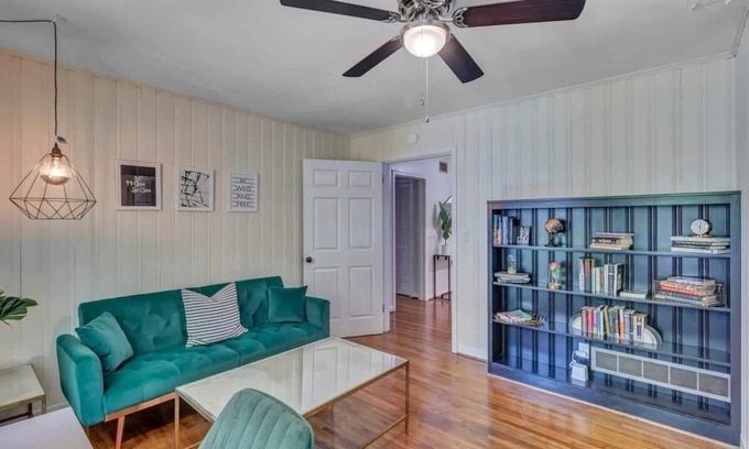 Avondale Casa | HUGE ranch style house with an MCM flare!