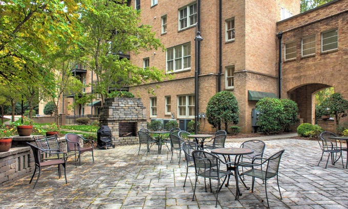 Asheville Apartamento | Huge spacious, Heart of Biltmore Village 2 mins to Biltmore 5 mins to downtown