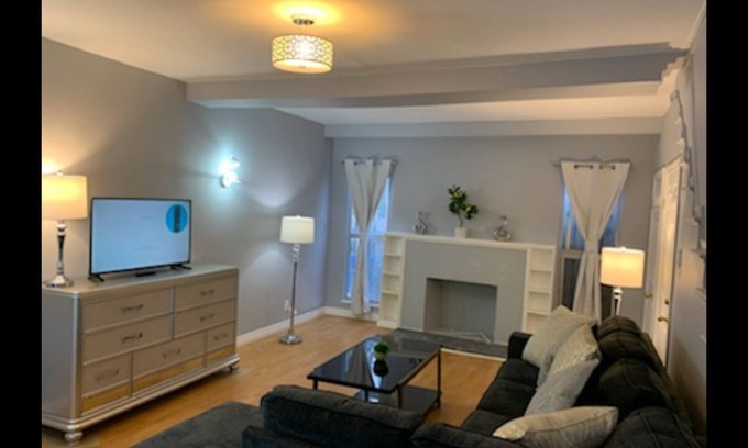 Pico - Robertson Apartamento | Huge studio on Pico and Robertson with full kitchen and parking