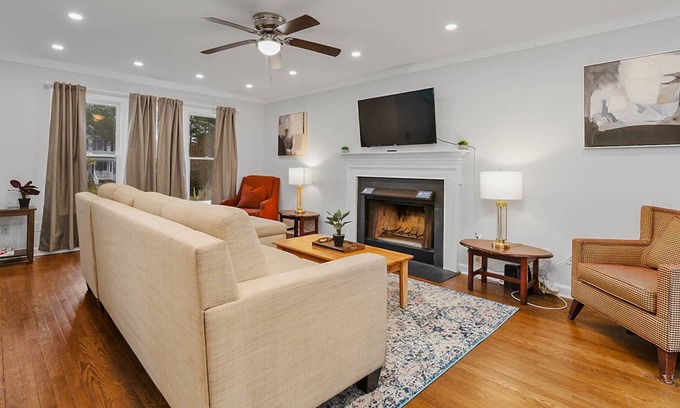 Northeast Raleigh Casa | Huge Yard & Deck, Near Downtown - Raleigh Roost