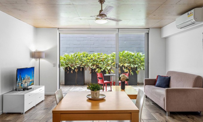 Bowen Hills Apartamento | Humble City Living in an Energetic Neighbourhood