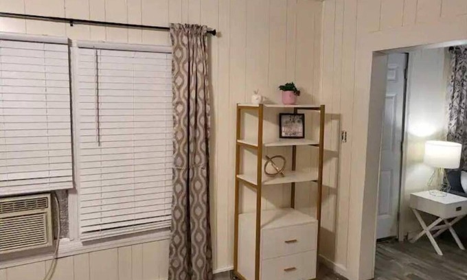 Brackettville Casa | Humble cottage