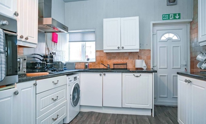 Gateshead Apartamento | Humble Home NE - Short & Long stay or Contractors 1