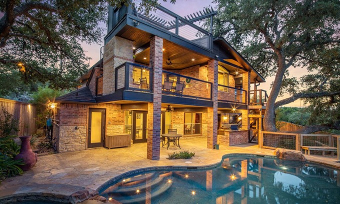 Canyon Lake Casa | Lakeside Hideaway- Canyon Lake Waterfront con piscina climatizada y bañera de hidromasaje.