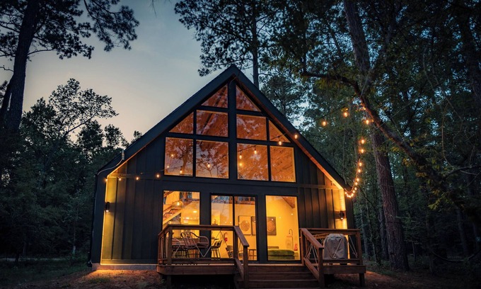 Conroe Cabina | Hummingbird, Luxury Lakefront Cabin at Sam Houston National Forest (Hummingbird)