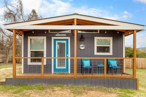 New Braunfels Casa | Hunka Hunka Cabin