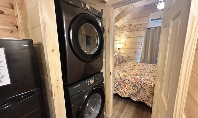 Union Mills Cabina | Hunky Dory -Hot Tub, Fireplace,Hiking,View,Near Asheville ,WiFi