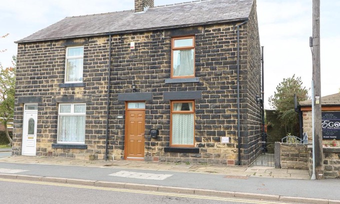 Penistone Casa | Hunter House, Sheffield