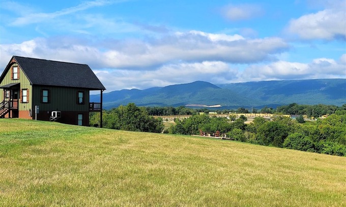 Luray Casa | Hunter`s Haven | 3 Bed, 2 Bath