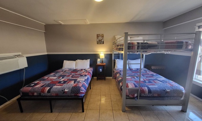 Buchanan Dam Cabina | HUNTERS SUITE SLEEPS 6