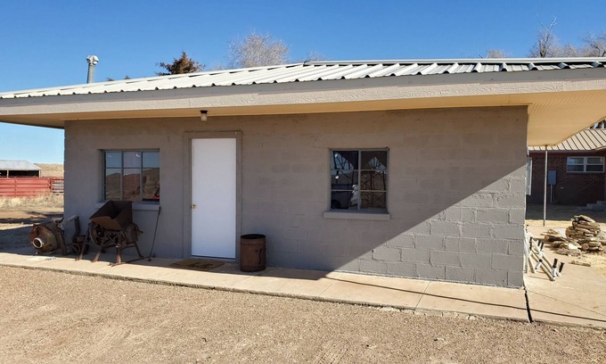 Logan Casa | Hunting lodge close to Ute Lake at Logan, NM