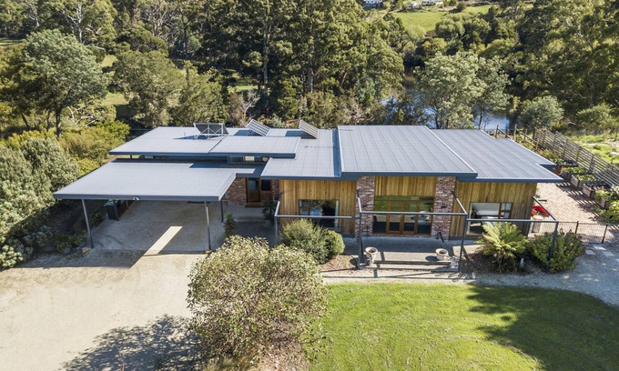 Huonville Casa | Huon Valley Luxury - Vistas al río, Wi-Fi gratuito, NBN