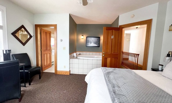 Bayfield Hotel | Huron Suite @ The Bayfield Guest House, Bayfield