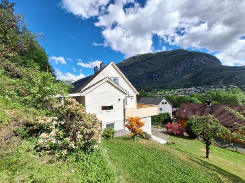 Stryn Casa | Hus i Stryn