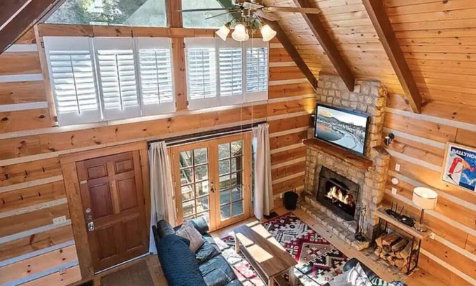 Lake Arrowhead Chalet De Esquí | Hush Haus - An A-Frame Chalet with Stunning Views