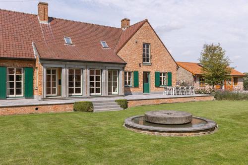 Bavikhove Casa | Huswell - Authentic Serene Vacation Hideaway with Pond