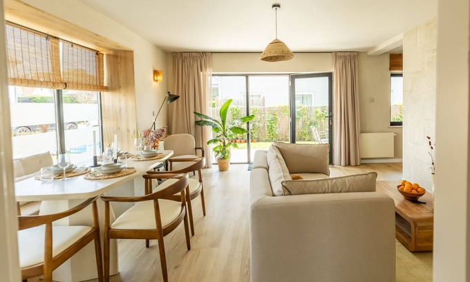 Cadzand-Bad Apartamento | Huswell - Modern Apartment with Garden, Near Beach