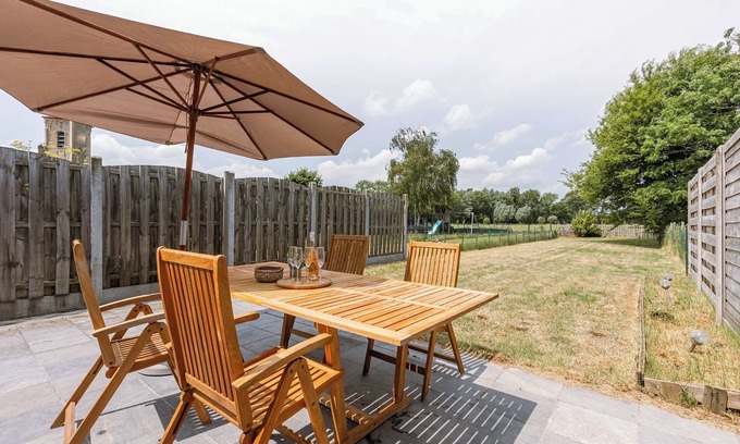 Lapscheure Casa | Huswell - Vacation home in Damme with sunny garden and views