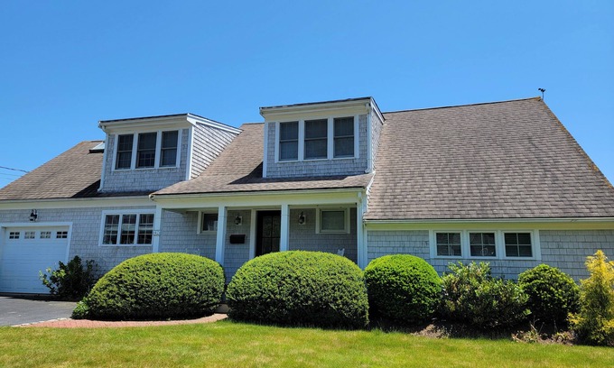 West Yarmouth Casa | Hyannis Harbor Front 3br, 3-1/2 ba with private sandy beach and deep water dock!