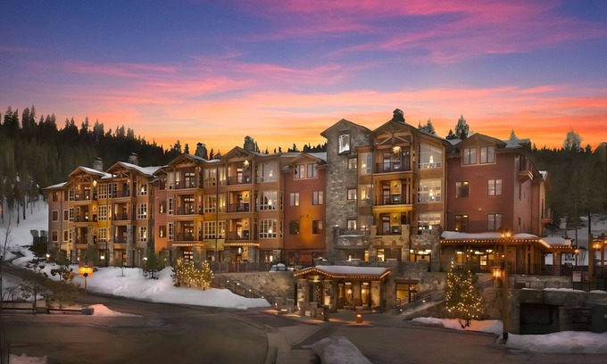 Truckee Complejo | Hyatt Residence Club Lake Tahoe, Northstar Lodge - Hosted by Travelscowt
