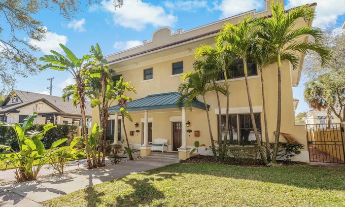 Hyde Park Casa | Hyde Park Home, Family & Pet-Friendly
