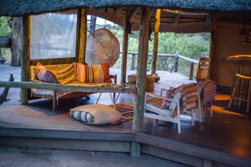 Chobe District Cabina | Hyenas Howl Cabins & Campground